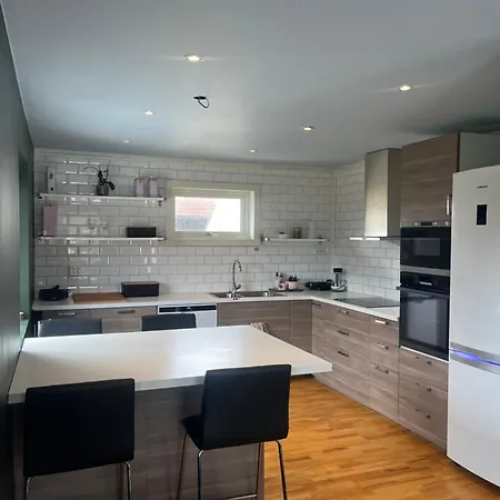 With 4 Bedrooms, Available For Ons Stavanger